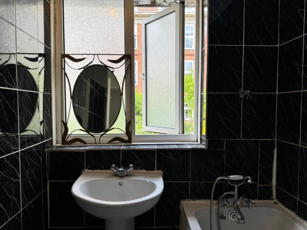 Whitechapel Lindley House R2 Hotell London Exteriör bild